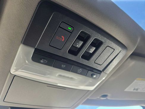 Used 2023 Nissan Rogue SV w/ SV Premium B Package FWD image 35