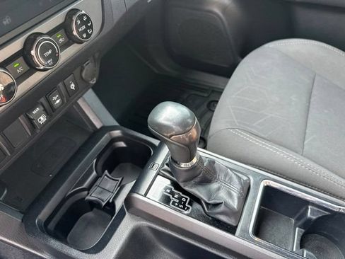 Used 2018 Toyota Tacoma TRD Sport w/ Four Season Floor Mat Package AWD/4WD image 11