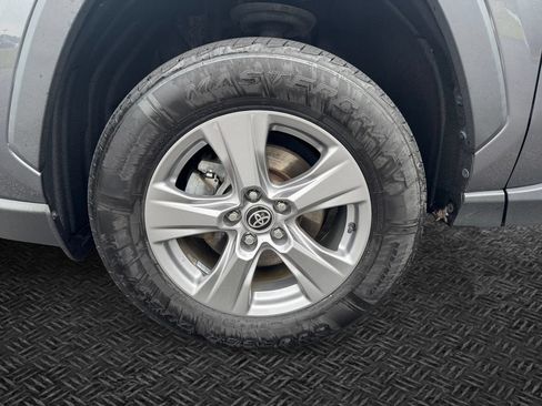 Used 2022 Toyota RAV4 XLE w/ Convenience Package AWD/4WD image 11