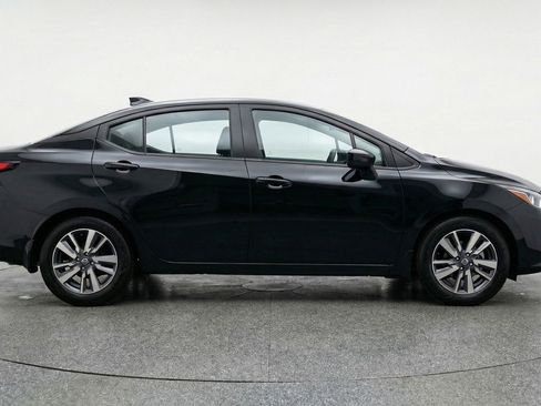 Used 2025 Nissan Versa SV image 11