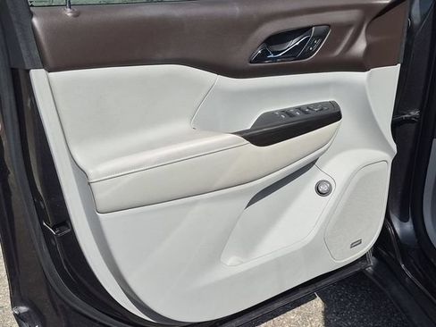 Used 2017 GMC Acadia SLT FWD image 14