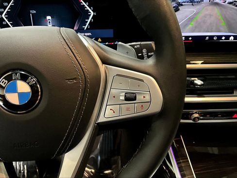 Used 2024 BMW X7 xDrive40i image 23