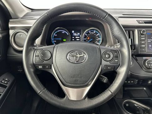 Used 2018 Toyota RAV4 XLE w/ Convenience Package AWD/4WD image 14