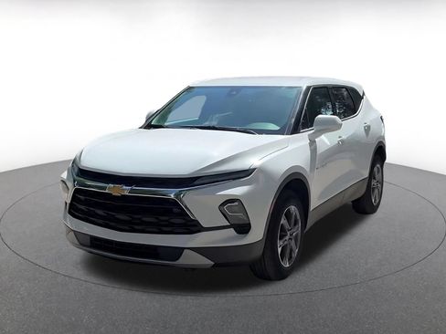 Used 2025 Chevrolet Blazer LT FWD image 7