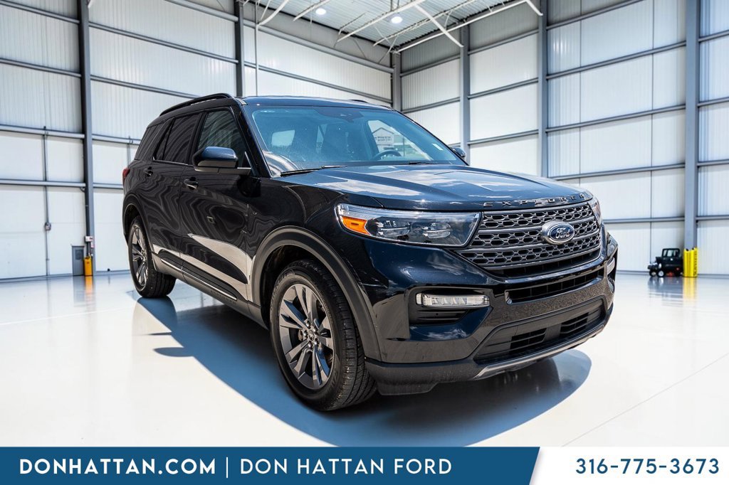 Used 2023 Ford Explorer XLT w/ Equipment Group 202A AWD/4WD image 31