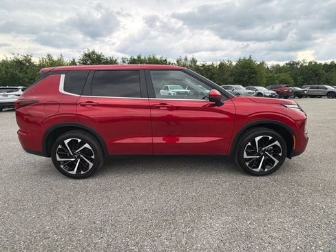Used 2024 Mitsubishi Outlander SE AWD/4WD image 9