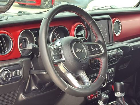 Used 2022 Jeep Wrangler Unlimited Rubicon w/ Cold Weather Group image 9