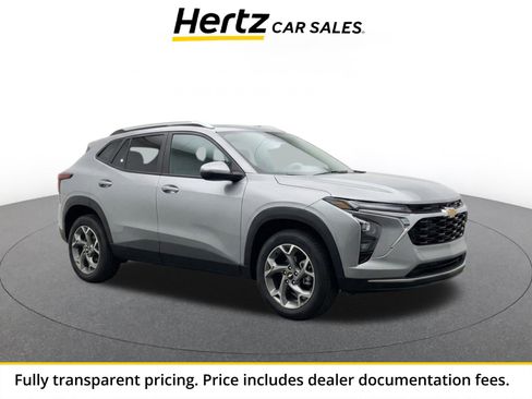 Used 2025 Chevrolet Trax LT FWD image 1