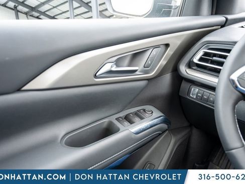 New 2026 Chevrolet Traverse LT image 17