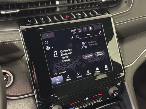 Used 2025 Jeep Grand Cherokee L Laredo image 21