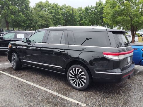 Used 2023 Lincoln Navigator L Black Label AWD/4WD image 2