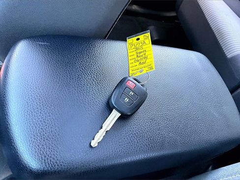 Used 2015 Toyota RAV4 XLE image 35