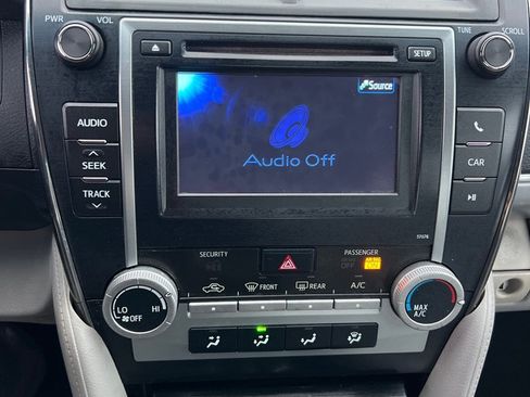 Used 2013 Toyota Camry LE image 23