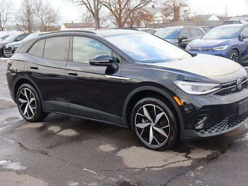 Used 2023 Volkswagen ID.4 Pro S image 3