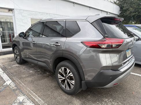 Used 2021 Nissan Rogue SV FWD image 4