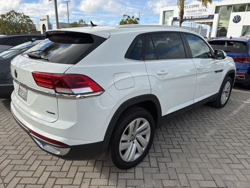 Used 2023 Volkswagen Atlas Cross Sport SE AWD/4WD image 4