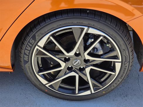 Used 2024 Nissan Sentra SR w/ SR Premium Package image 37