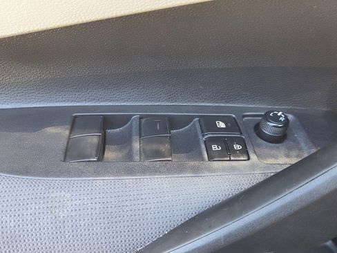 Used 2023 Toyota Corolla LE image 12