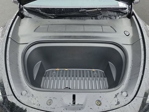 Used 2024 Tesla Model Y Performance image 35