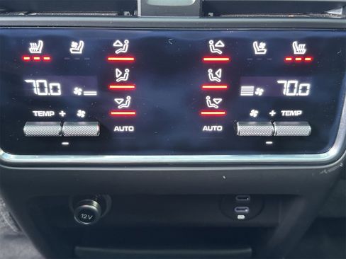 Used 2021 Porsche Cayenne S image 17