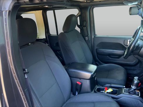 Used 2018 Jeep Wrangler Unlimited Sport S AWD/4WD image 9