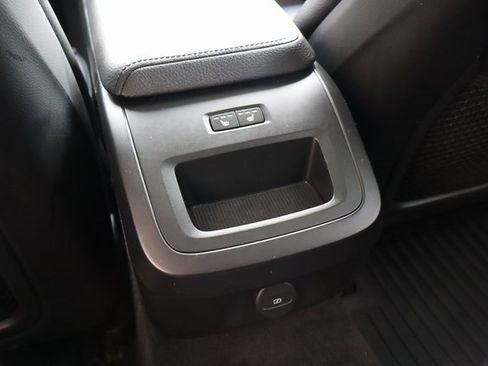 Used 2021 Volvo V60 T5 Cross Country w/ Climate Package image 39