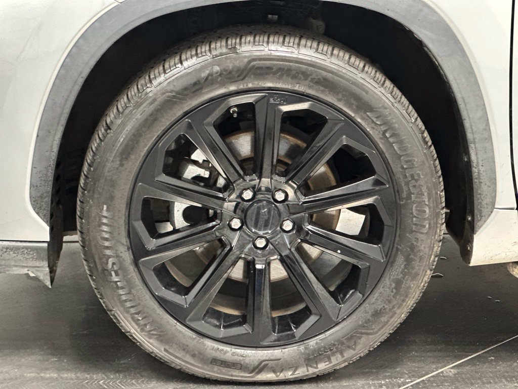Used 2022 Toyota Highlander XLE FWD image 23