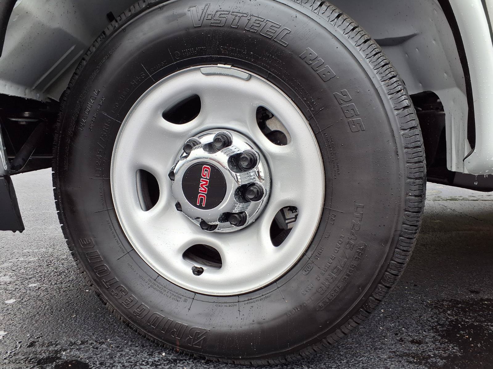 Used 2026 GMC Savana 3500 LT w/ LT Preferred Equipment Group RWD image 32
