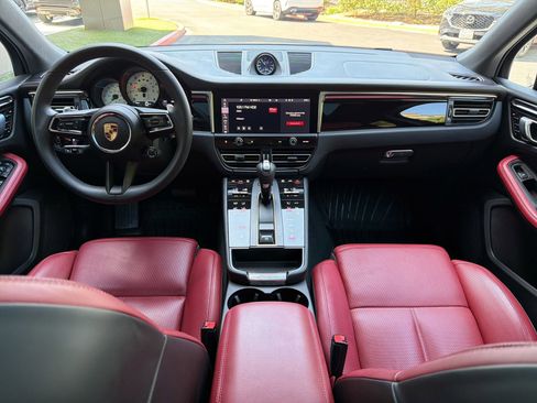 Used 2024 Porsche Macan S AWD/4WD image 17