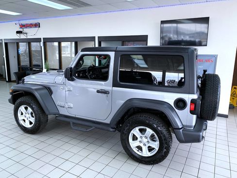 Used 2018 Jeep Wrangler Sport image 3