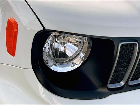 Used 2023 Jeep Renegade Latitude image 29