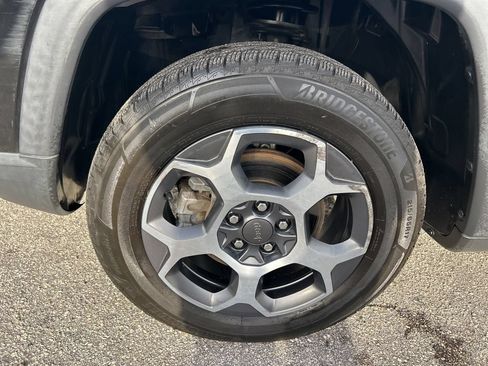 Certified 2022 Jeep Compass Trailhawk w/ Sun and Sound Group AWD/4WD image 18