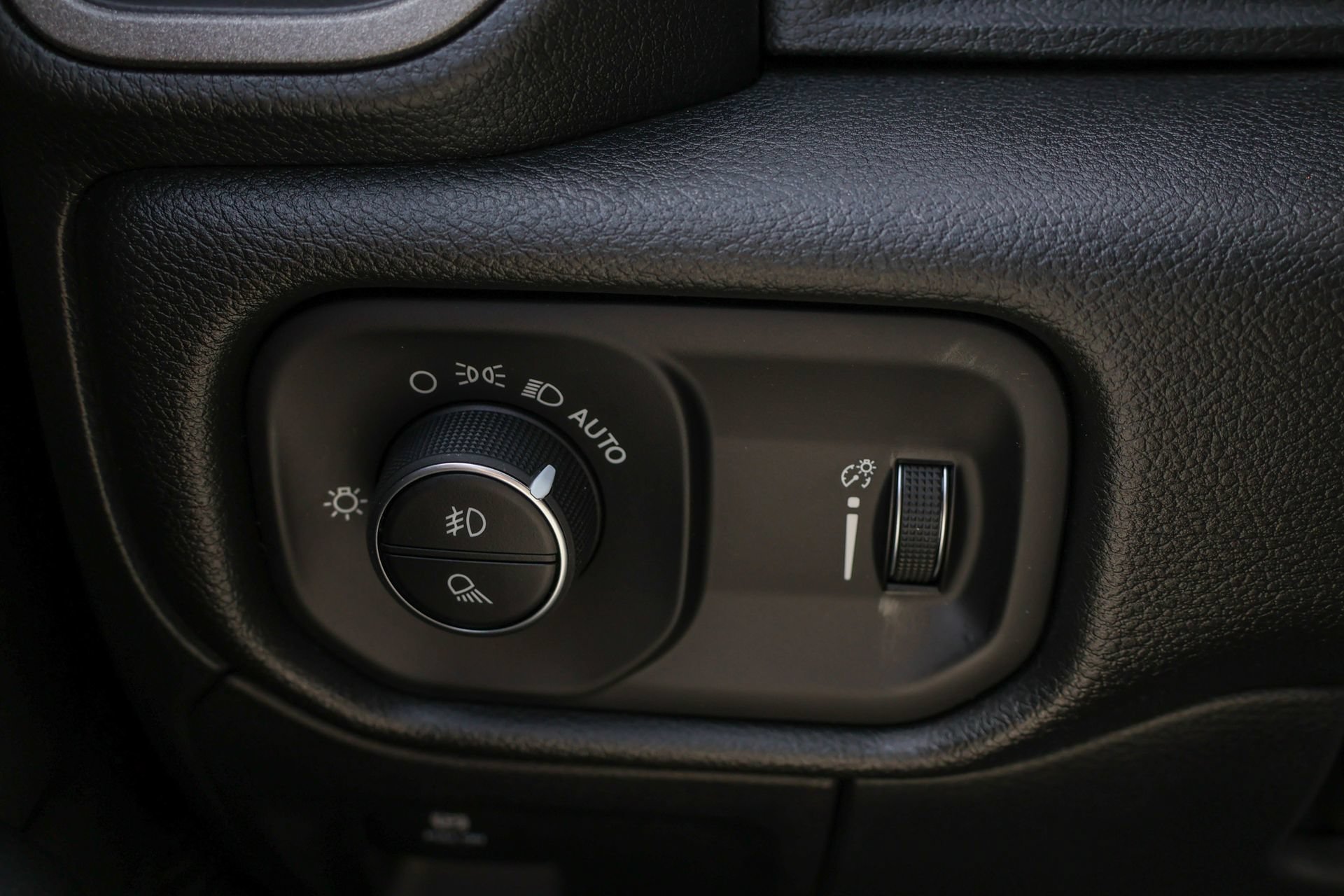 New 2026 RAM 1500 Warlock AWD/4WD image 28