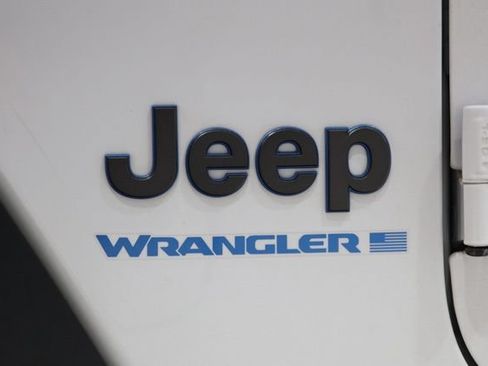 Used 2024 Jeep Wrangler Unlimited AWD/4WD image 10