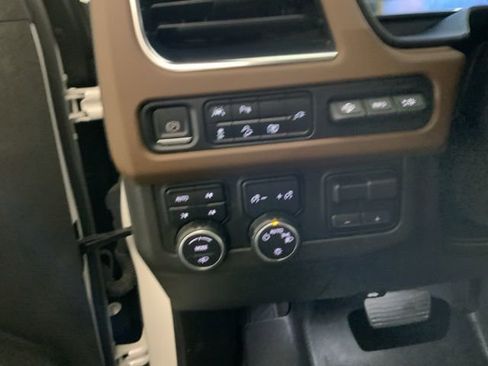 Used 2022 Chevrolet Tahoe High Country AWD/4WD image 18
