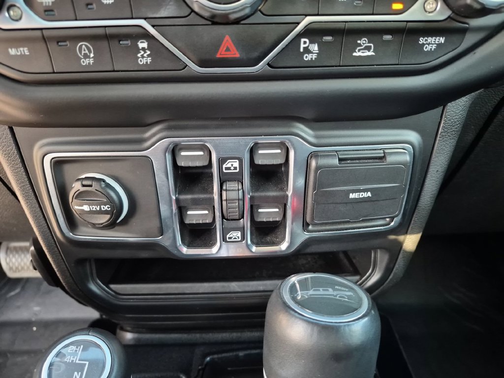 Used 2021 Jeep Gladiator Overland w/ Popular Equipment Package AWD/4WD image 22
