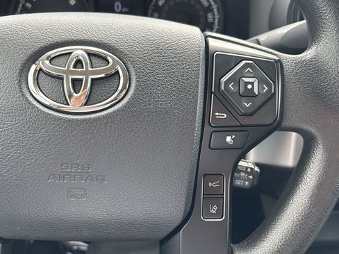 Used 2019 Toyota Tacoma SR AWD/4WD image 21