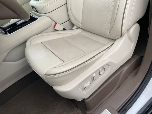 Used 2024 GMC Yukon Denali AWD/4WD image 24