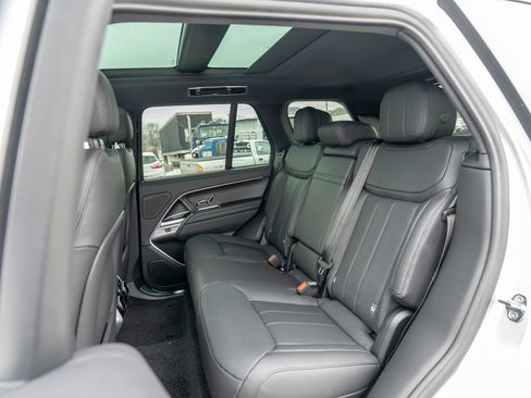 New 2025 Land Rover Range Rover SE image 23