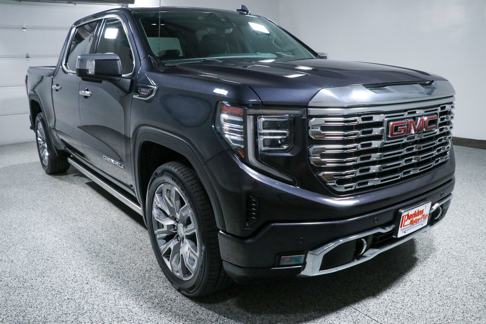 Used 2023 GMC Sierra 1500 Denali w/ Denali Reserve Package AWD/4WD image 5
