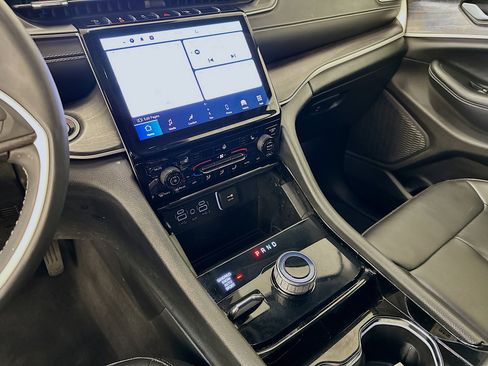 Used 2023 Jeep Grand Cherokee L Limited image 26