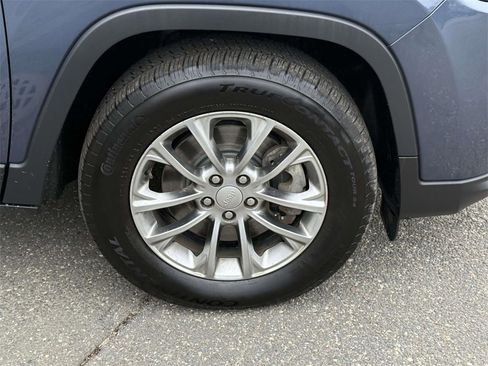 Used 2021 Jeep Cherokee Latitude Lux w/ Comfort/Convenience Group image 6