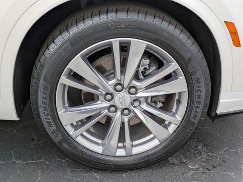 Certified 2023 Cadillac XT6 Premium Luxury FWD image 9