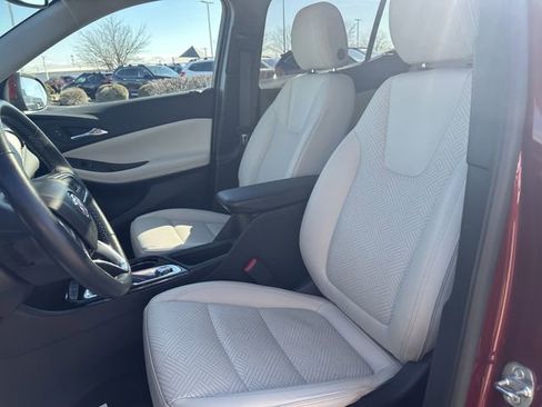Used 2022 Buick Encore GX Essence w/ Experience Buick Package FWD image 19