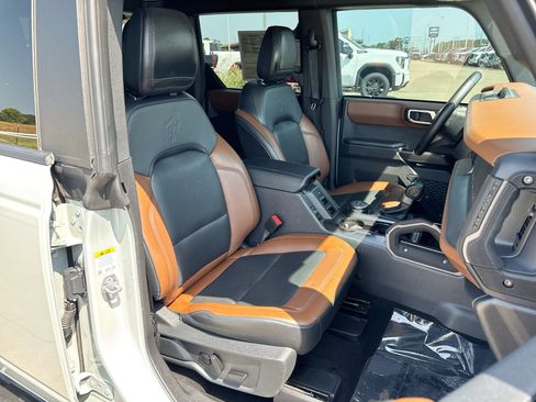 Used 2024 Ford Bronco Outer Banks AWD/4WD image 24