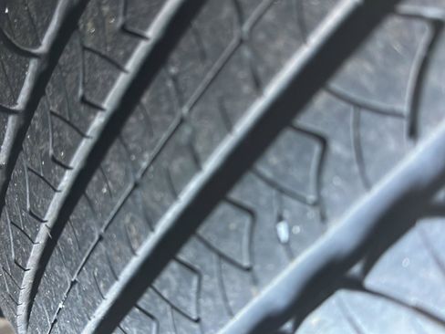 Used 2018 Dodge Grand Caravan SE w/ UConnect Hands-Free Group image 16