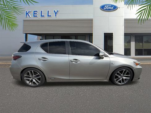 Used 2017 Lexus CT 200h w/ Navigation System Package FWD image 6
