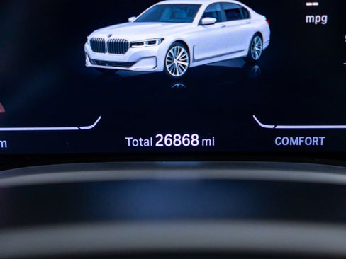 Used 2022 BMW 750Li xDrive AWD/4WD image 22