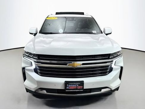 Used 2023 Chevrolet Suburban LT w/ LT Signature Plus Package RWD image 2
