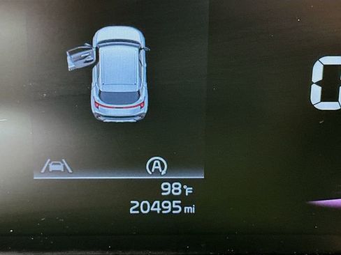 Used 2024 Kia Seltos LX AWD/4WD image 8